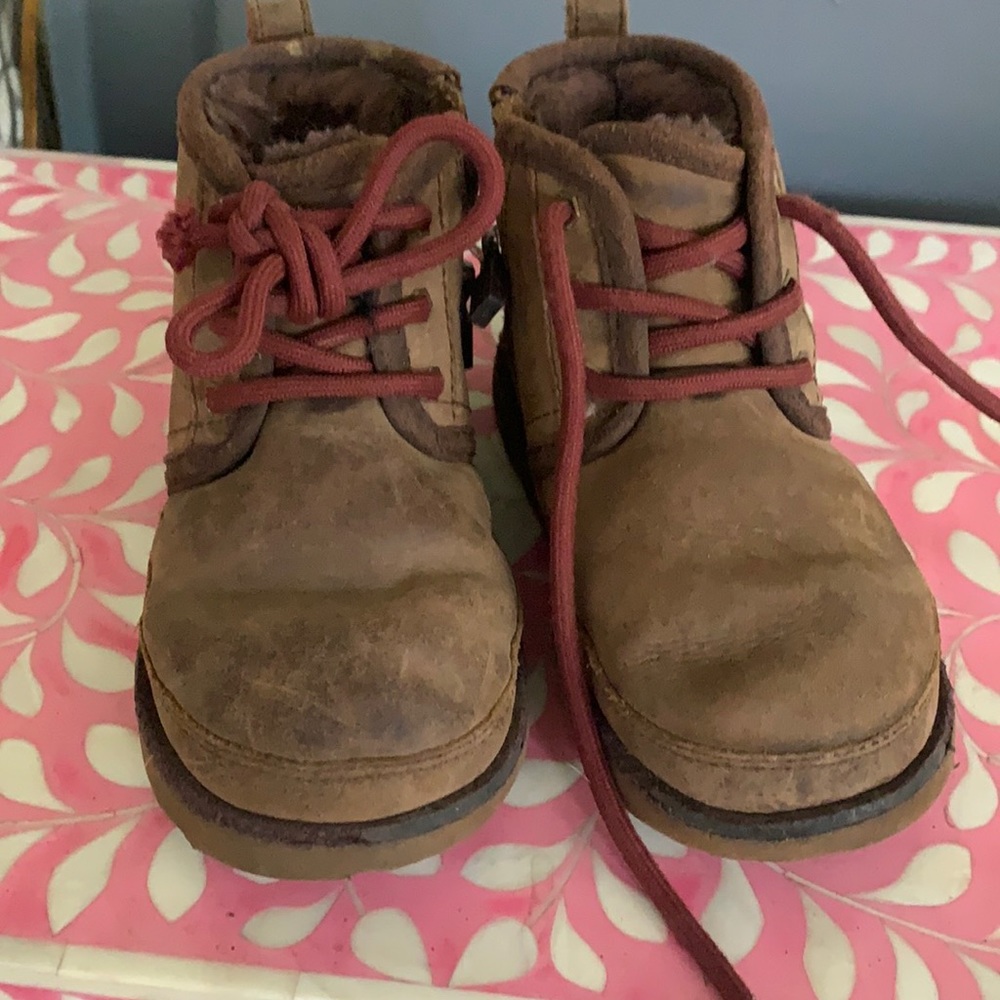 Boys Ugg boots size 10